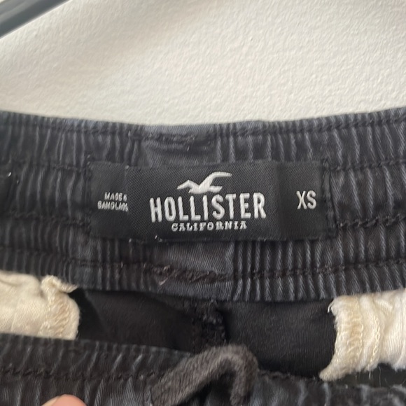 it's black pants - Picture 3 of 3